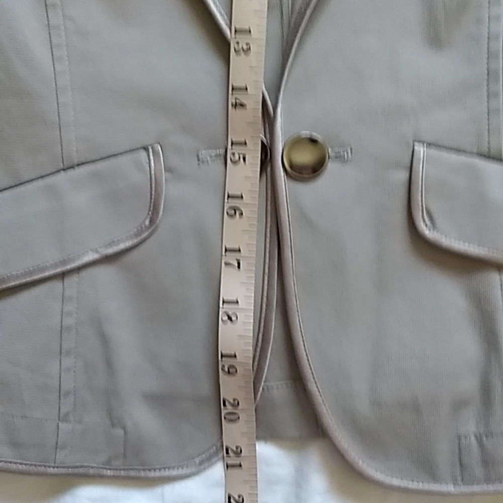 Tops - Picture 4 of 5
